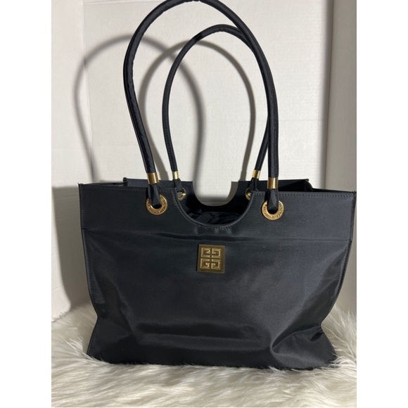 Elegant Black Tote Bag - Picture 1 of 11
